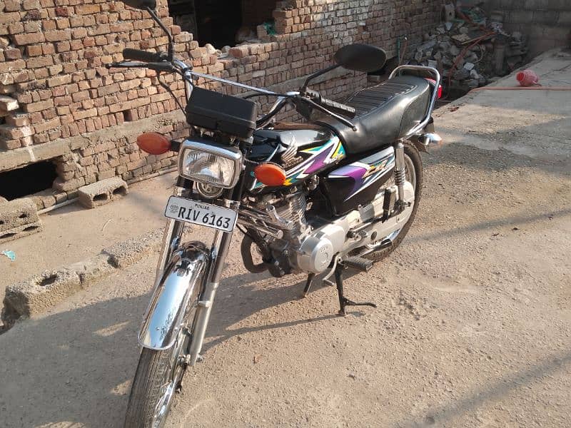 Honda CG I25 for sale. model 2020. Rawalpindi registered. 7