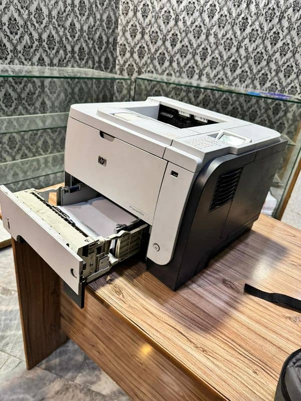 Printer HP laserjet P3015 0