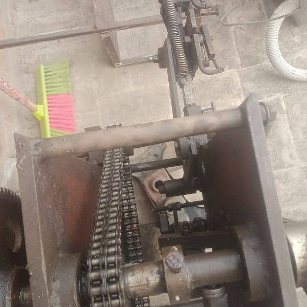 Automatic D shaped buckle machine 3