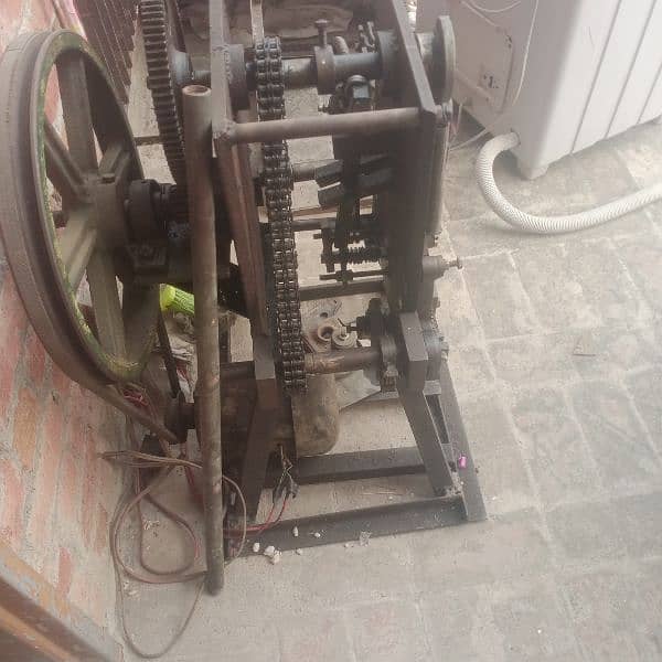 Automatic D shaped buckle machine 10