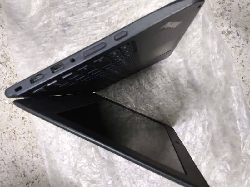 Lenovo Thinkpad laptop Intel Celeron Model 11e 1