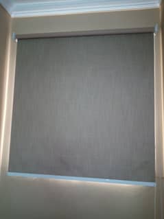 Roller Blinds Decorate Home & Offices