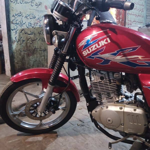 Suzuki Model 150cc 10/10 condition 5