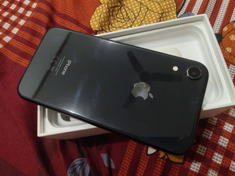 iphone xr 128gb 82 bh water pack 2