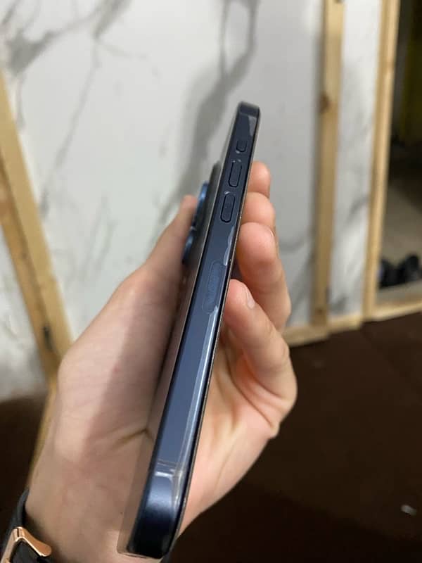 I phone 15 pro blue titanium non pta 4