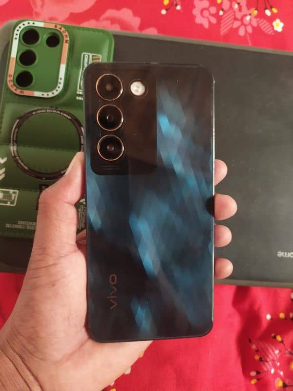 VIVO Y100. . . URGENT SALE BRAND NEW MOBILE 4