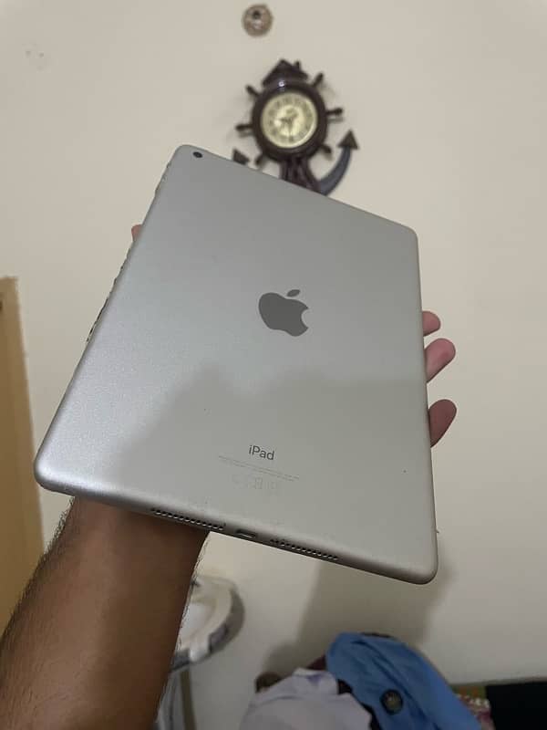 iPad 6th generation with box 0