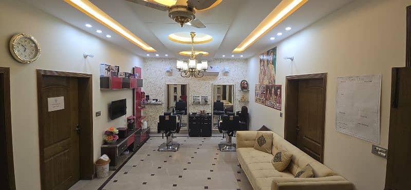 ROYAL BEAUTY SALON AL REHMAN GARDEN PHASE 2 B. BLOCK 3