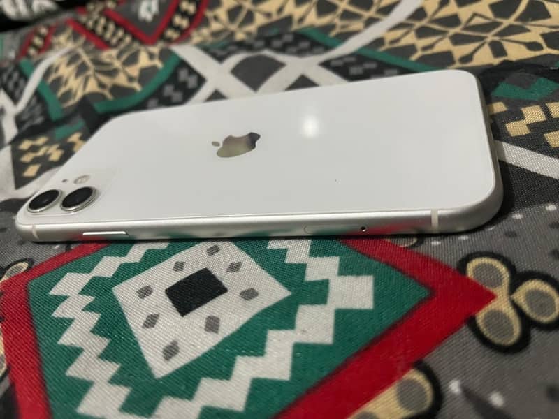 Iphone 11 JV Non PTA 4