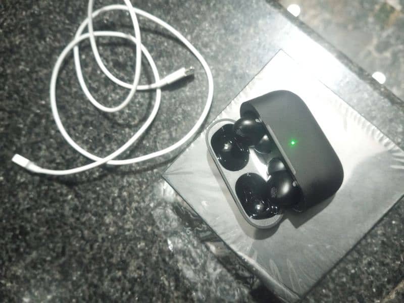 iPhone Generation 2 Earbuds 2