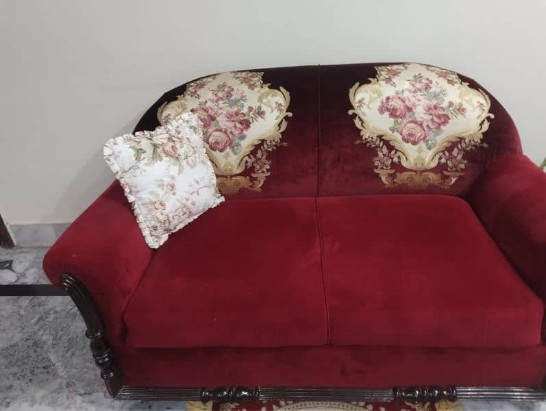 2 seater sofa in good condition 3