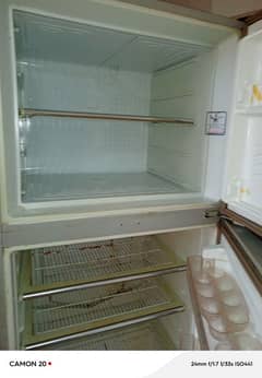 ghar ka chalta howa full size fridge urgent sale