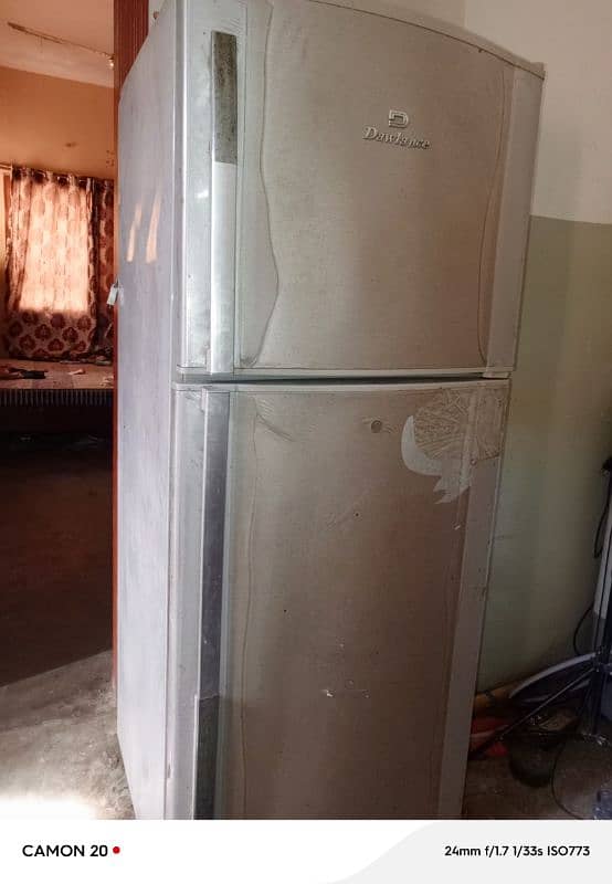 ghar ka chalta howa full size fridge urgent sale 4