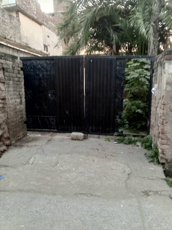 House for rent godam store k liye mil Jai ga main Road Lahtrar Tahir Khan 03115850472 14