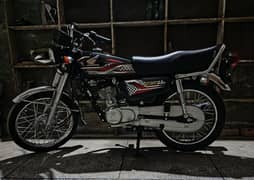 Honda 125 color black. 2 tuning available all ok