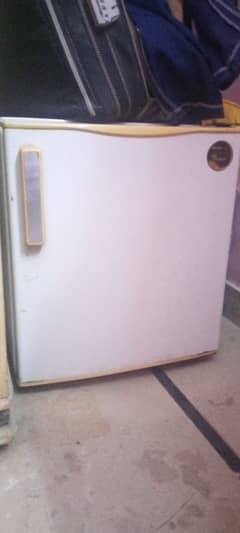 used fridge 10/10 condition