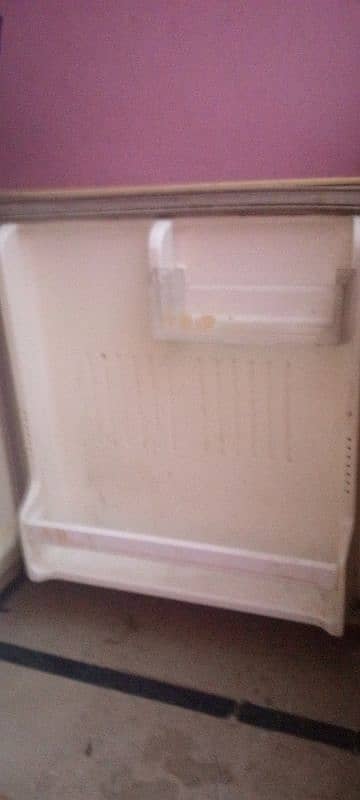 used fridge 10/10 condition 1