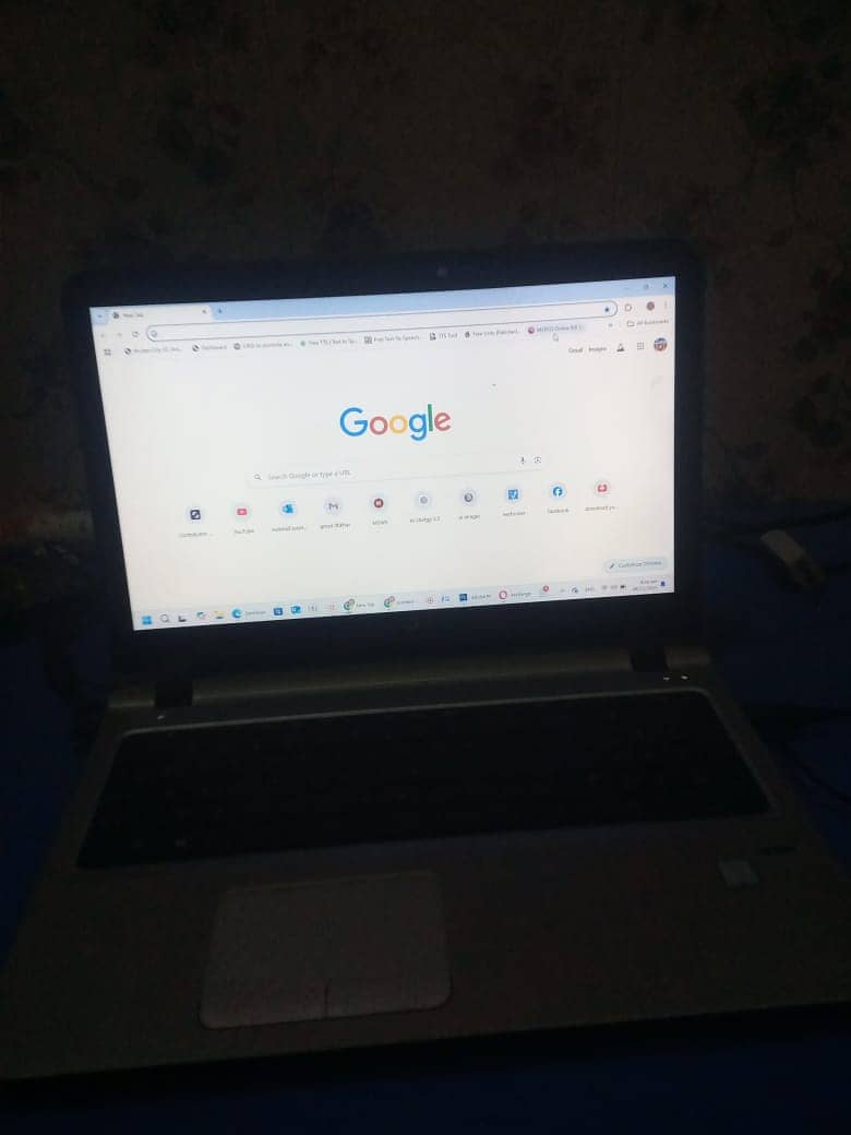 i5 6th gen, hp Ptobook  450 G3128 ssd, 12 gb ram 4