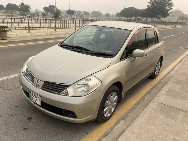 Nissan Tiida Latio 2012 2