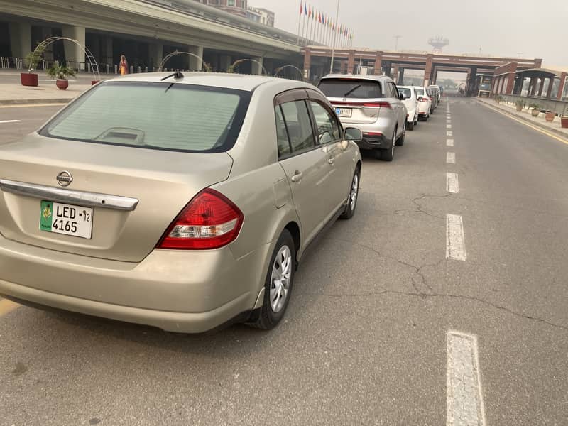 Nissan Tiida Latio 2012 6