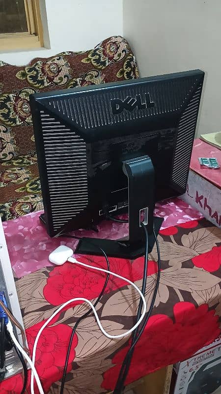 "Urgent Computer Sale! Behtareen Condition. 3