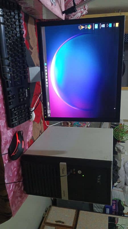 "Urgent Computer Sale! Behtareen Condition. 8