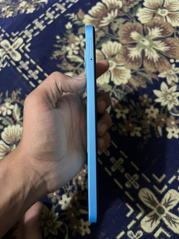 xiaomi redmi note 12;- 8/128 gb in new condition 8