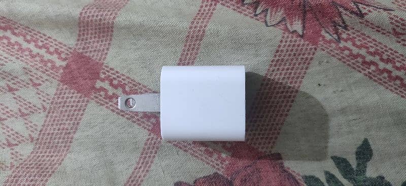 iPhone Apple  5w charger Dubai 1