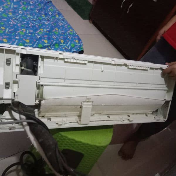 1 ton Haier inverter 3