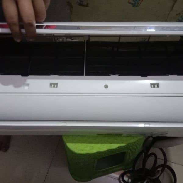 1 ton Haier inverter 4