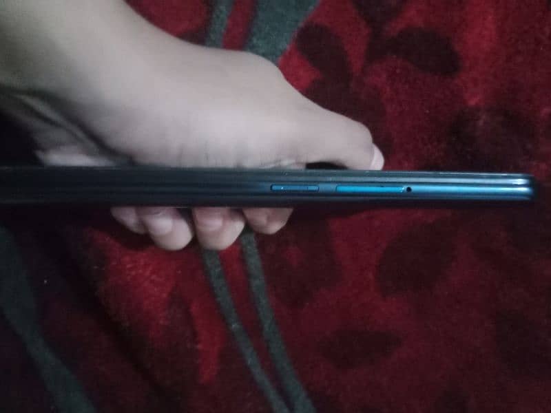 OPPO Reno 2 F 4