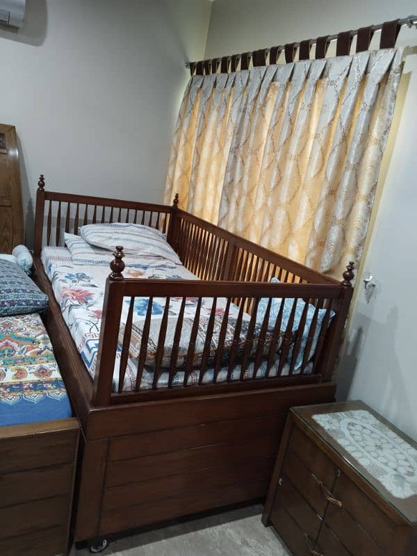 pure wood king size condition 10/10 without mattress 0