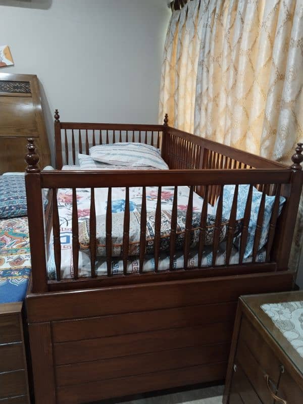 pure wood king size condition 10/10 without mattress 2