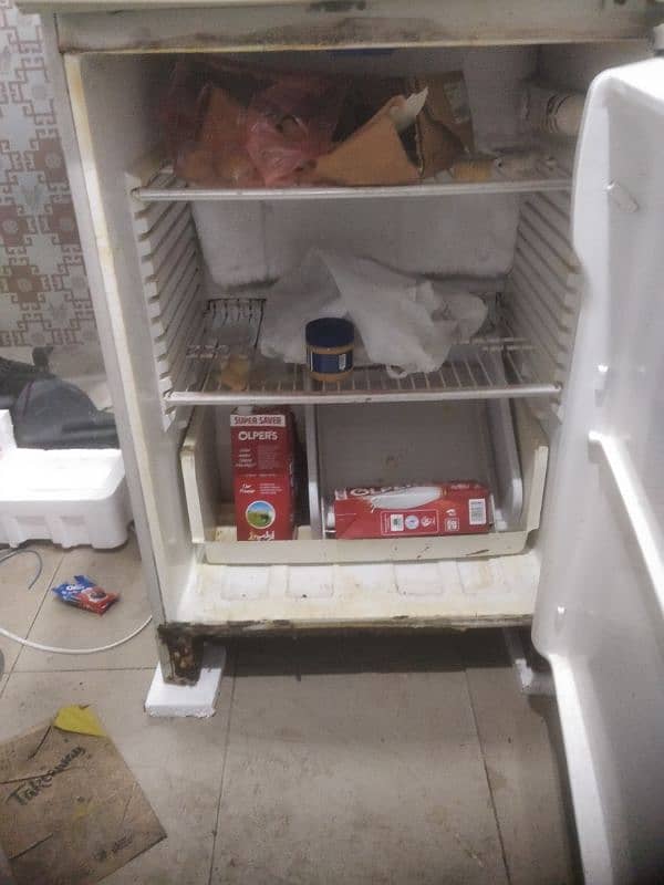 pel fridge 100% working home used original gas no repair 1