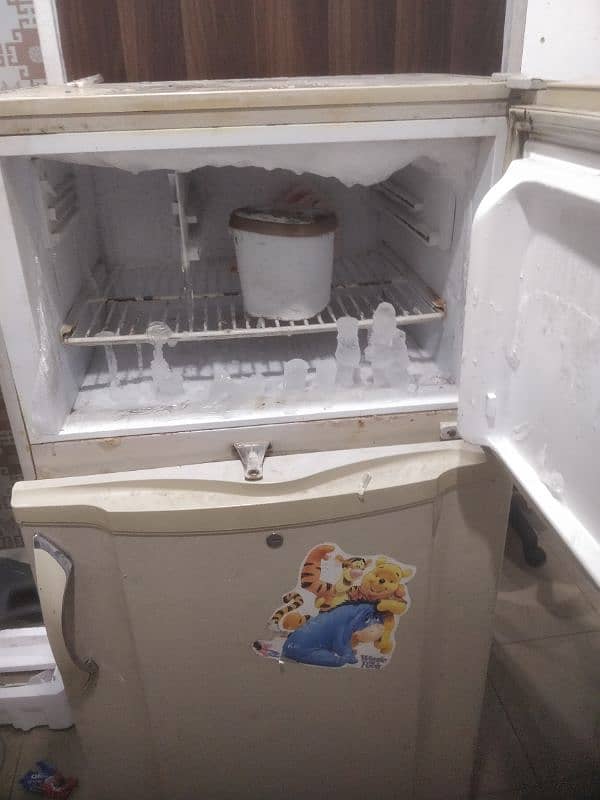 pel fridge 100% working home used original gas no repair 3