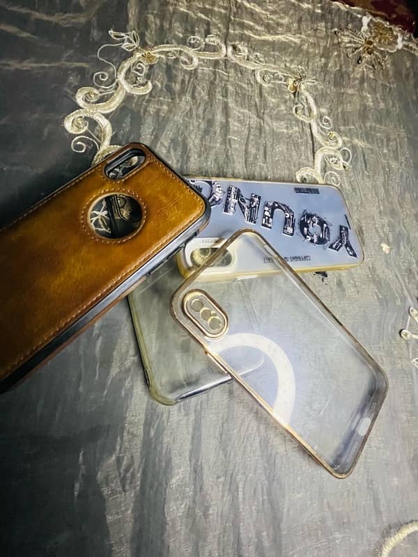 IPhone X,XS back Cover 2 new 2 used urgent Sale 1