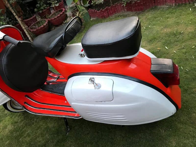 PIAGGIO VESPA Sprint 4