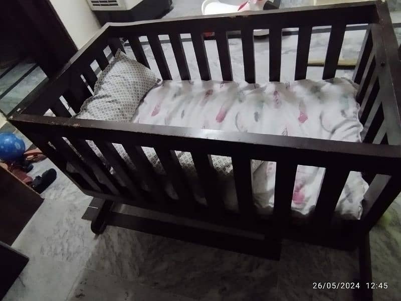 Baby Cot/ Swing 1