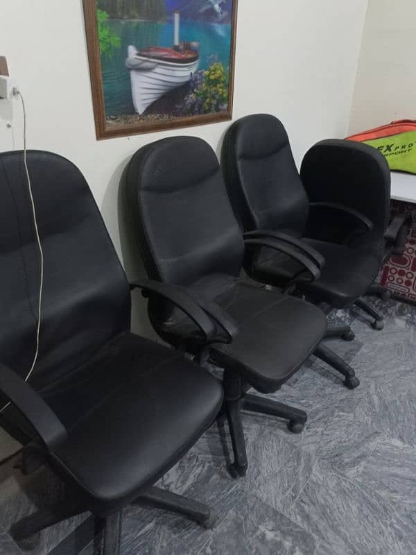 Good condition high quality office chairs 1