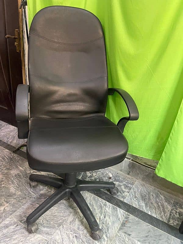 Good condition high quality office chairs 4