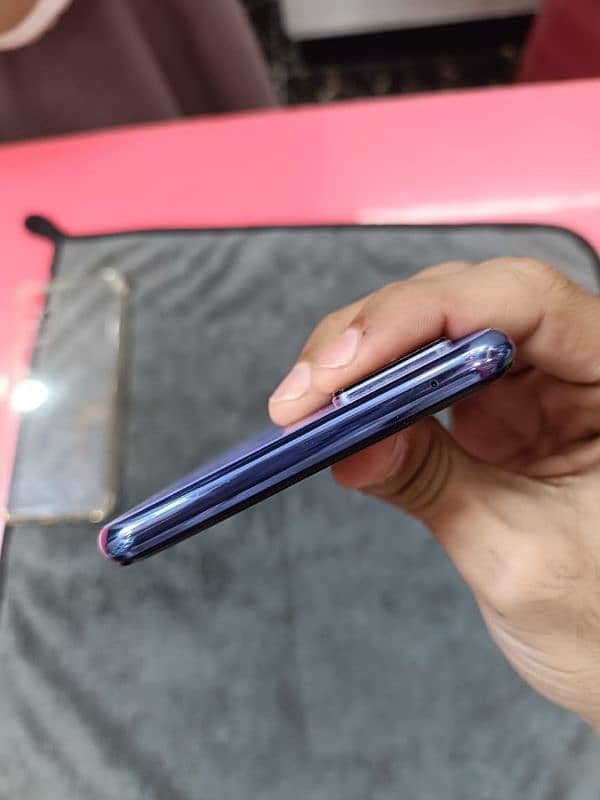 vivo v21e 10/10 check condition no shade full box (03215520005) 3