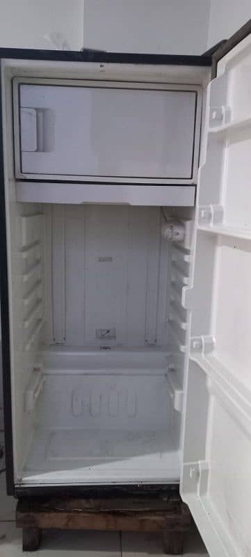 dawlance fridge 1