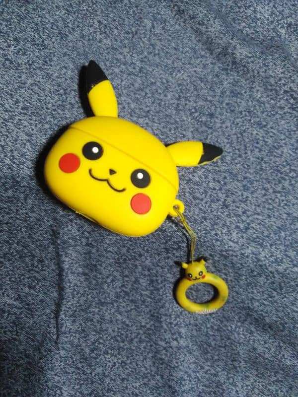 airpods pro & pikachu casing 2