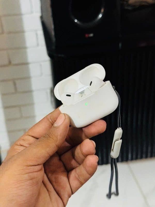 airpods pro & pikachu casing 4