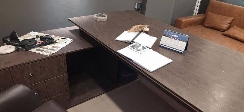 Office used executive table 1