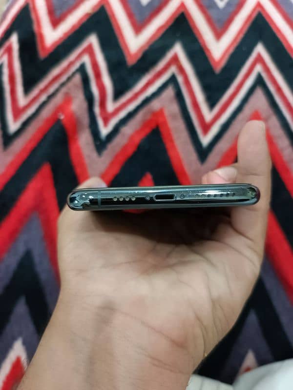 Iphone 11 pro max 64gb factory unlock non pta 3