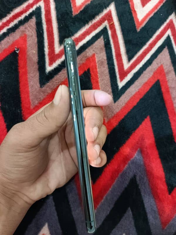 Iphone 11 pro max 64gb factory unlock non pta 6