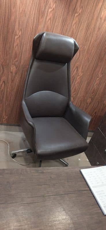 Used Office executive gahir 1