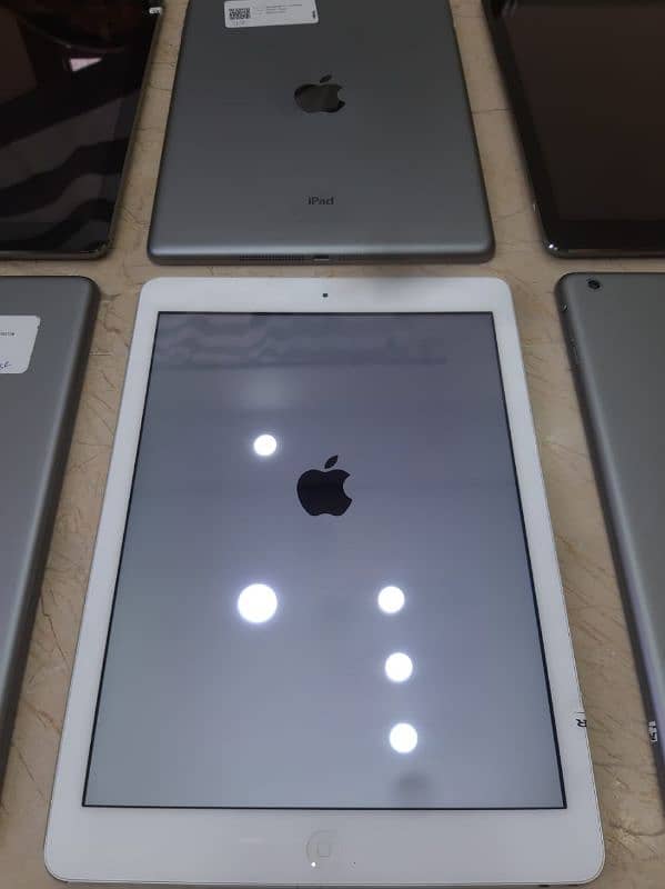 Apple Ipad 4 4th gen/ipad mini 2 new USA stock available whole sale pr 9