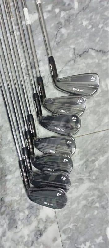 TaylorMade P790 black iron golf set 14